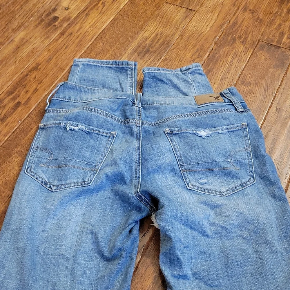 American Eagle Button Fly Tom girl jeans - Picture 3 of 4